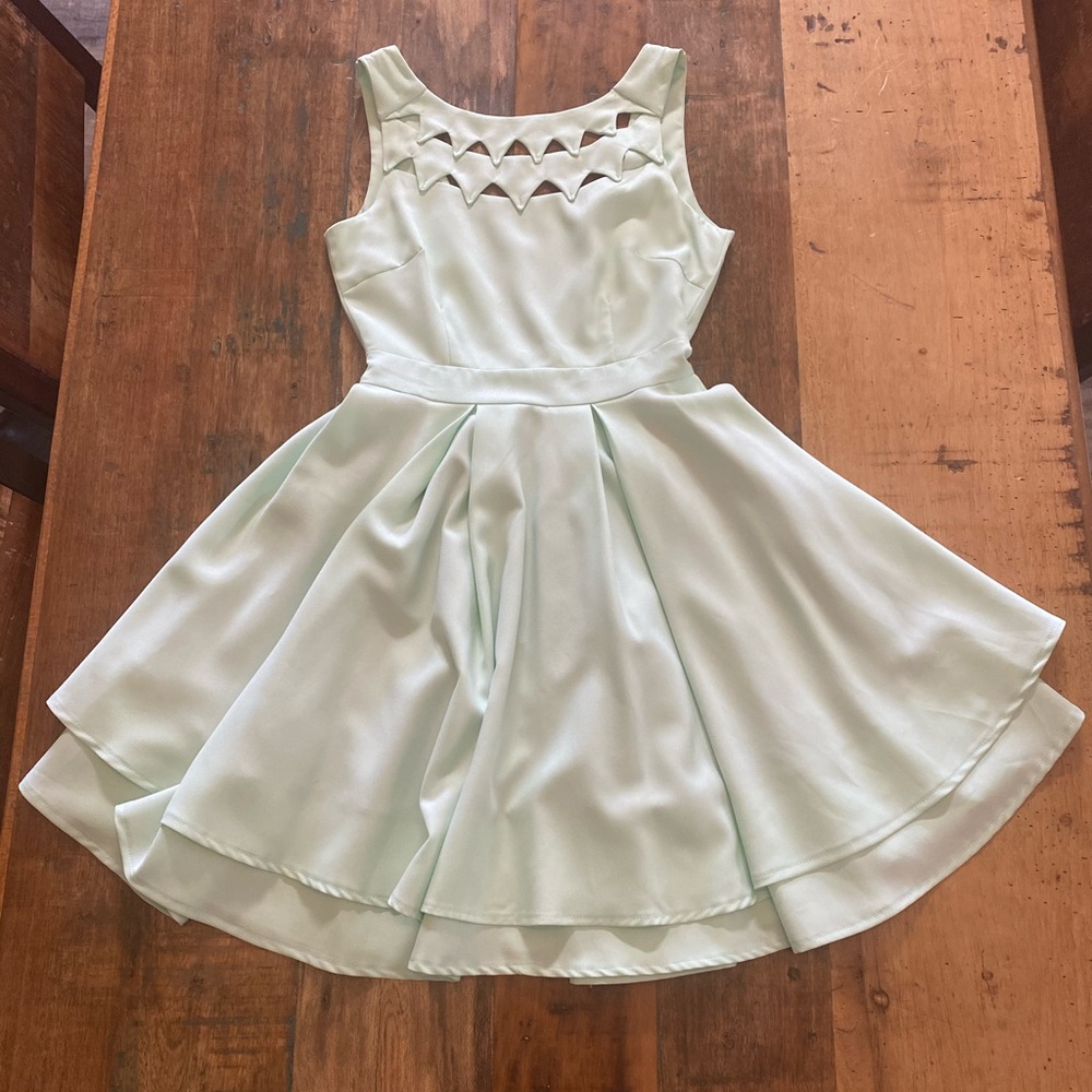 Open-back LuLu’s Dress